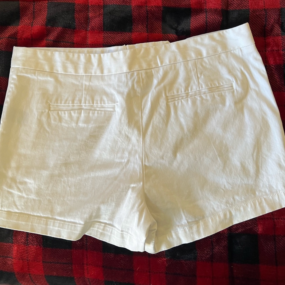 Worthington White Shorts – Size 12 - Picture 5 of 6